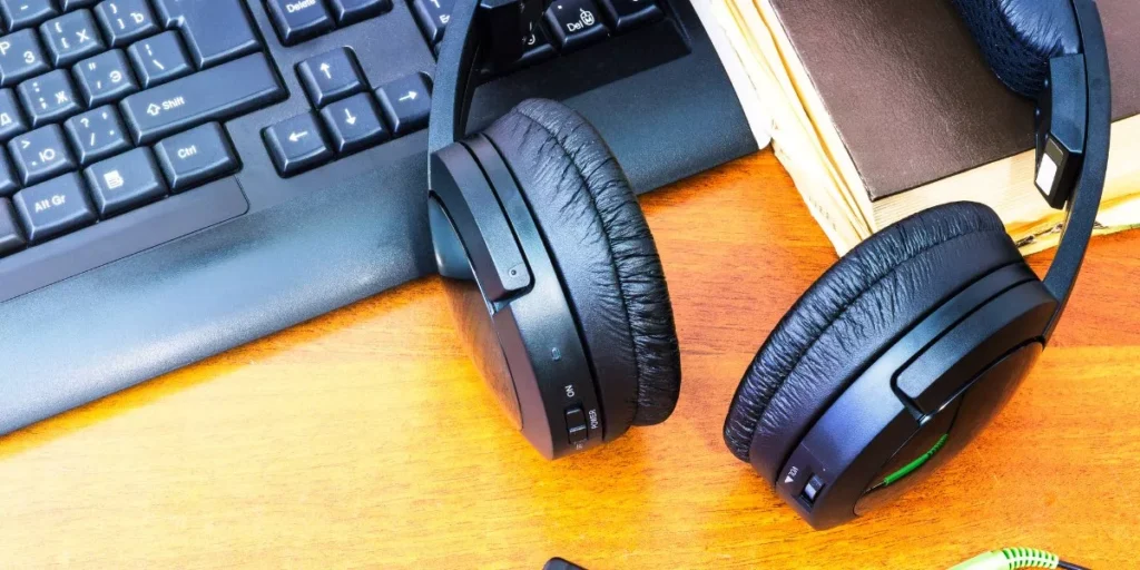 How Do Gaming Headsets With Detachable Mics Work?