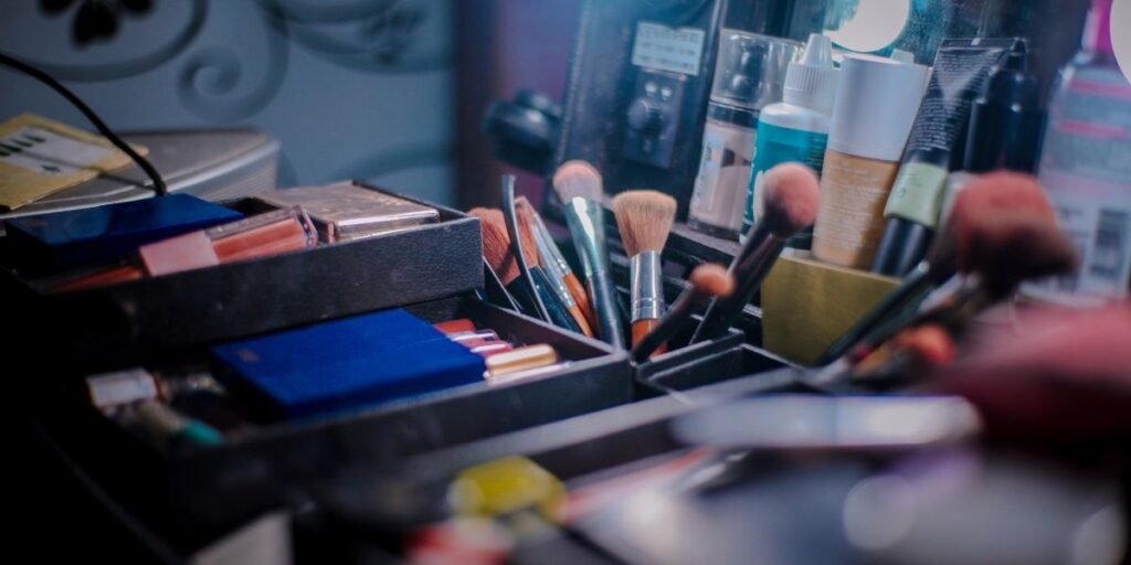 How to Build a Makeup Kit for Beginners