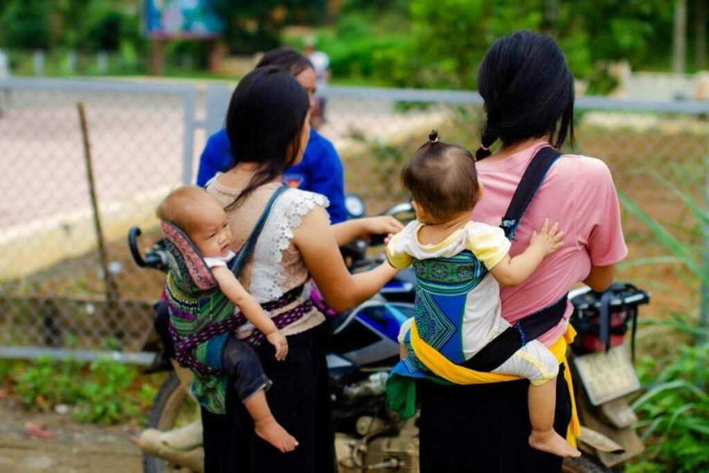 What Snacks Are Safe for Babies While Traveling?